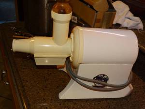 lot 38274 image: White Champion Juicer