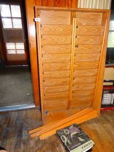 lot 38184 image: Wooden Organizer with Informational Media