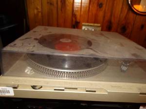 lot 38197 image: Technics Direct Drive Automatic SL-D3 Turntable