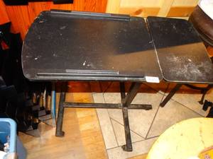 lot 38239 image: Adjustable height table on wheels