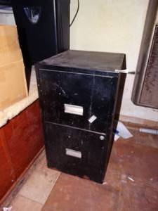 lot 38227 image: 2 dr metal file cabinet
