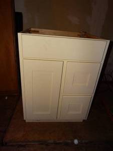 lot 38215 image: New cabinet