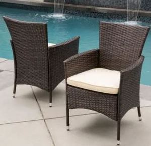 lot 19460 image: PAIR OF BEIGE COLORED ACCENT CHAIRS