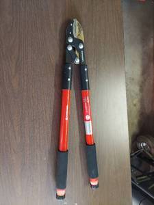 lot 1005 image: Corona Loppers - Titanium