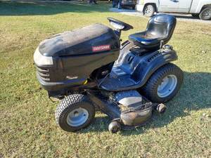 lot 1017 image: Craftsman DGS6500 Riding Lawnmower