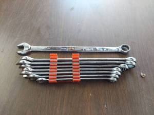 lot 1032 image: Great Neck Metric Combination Wrenches - 10mm to 17mm