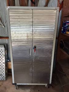 lot 1040 image: Cabinet on Wheels - Oily Shelf - Contents Not Included