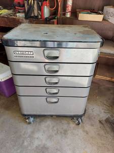 lot 1045 image: Craftsman Tool Chest on Wheels