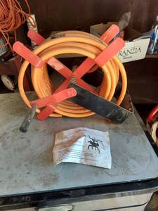 lot 1047 image: Air Hose Reel with Air Hose