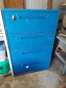 lot 1049 image: 4 Drawer Lateral File Cabinet
