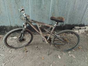 lot 1055 image: Mongoose Bicycle