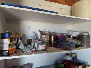 lot 1176 image: hardware on shelf