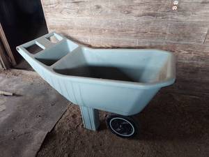 lot 1201 image: Yard Cart