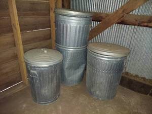 lot 1215 image: 4 trash cans