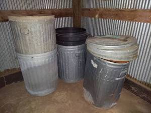 lot 1216 image: 5 trash cans