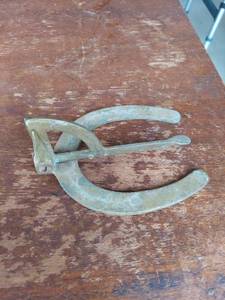 lot 1227 image: Brass Farrier Gauge  Hoof Leveler