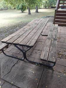 lot 1249 image: picnic table