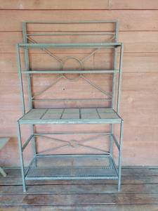 lot 1256 image: bakers rack