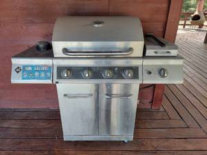 lot 1257 image: gas grill