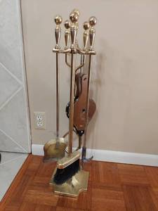 lot 1269 image: Fireplace Tools