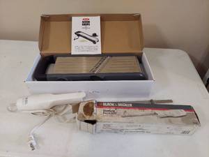 lot 1294 image: Mandolin Slicer and Electric Knife