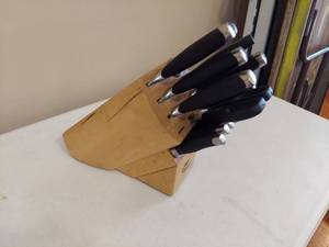 lot 1296 image: Knife Block with Knives