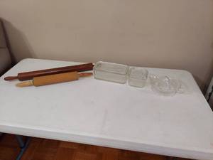 lot 1298 image: Refrigerator Dishes, Juicer and Rolling Pins