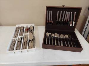 lot 1303 image: Flatware