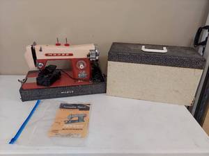 lot 1318 image: Morse sewing machine