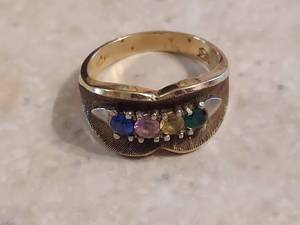 lot 1327 image: ring marked 10k