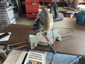lot 1066 image: compound miter saw