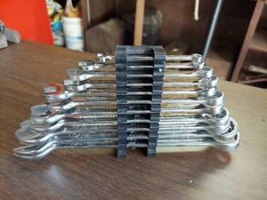 lot 1068 image: Husky combination wrench set - SAE