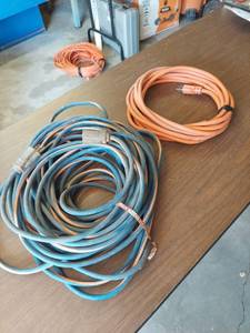 lot 1100 image: heavy duty extension cords