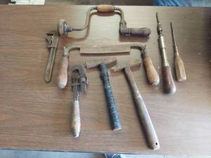 lot 1106 image: brace, draw knife and other primitives
