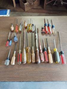 lot 1107 image: assorted screwdrivers