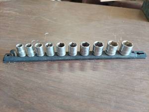 lot 1118 image: Husky .metric sockets