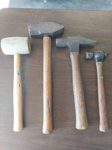 lot 1124 image: assorted hammers