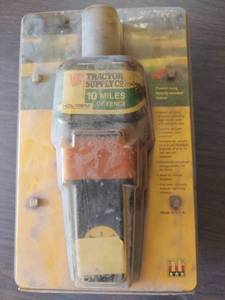 lot 1135 image: fence charger