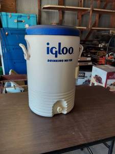 lot 1148 image: Igloo water cooler