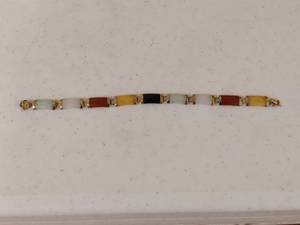 lot 1332 image: bracelet marked 10k