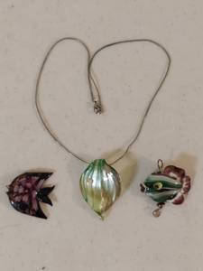 lot 1339 image: glass fish and necklace