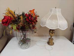 lot 1364 image: lamp and vase