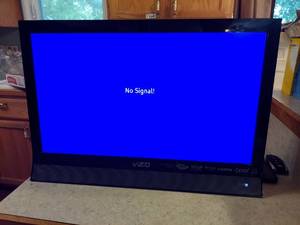 lot 1367 image: Vizio tv
