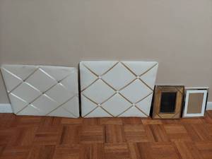 lot 1378 image: Frames and Bulletin Borads