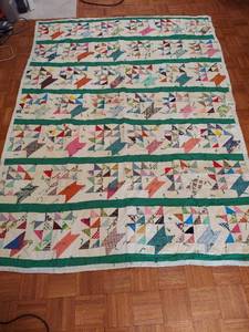 lot 1380 image: tied quilt