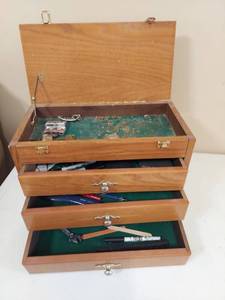 lot 1384 image: wood tool box