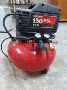 lot 1391 image: Air Compressor
