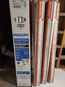 lot 1395 image: 48 in light fixtures with bulbs