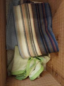 lot 1413 image: contents of trunk - blankets