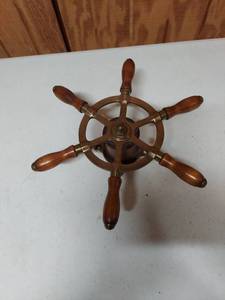 lot 1417 image: ships wheel decor